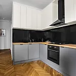 Near River - 58m2, Metro, Balcony Appartamento *