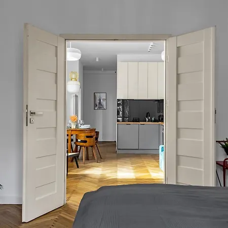 Apartmán Near River - 58m2, Metro, Balcony Varšava