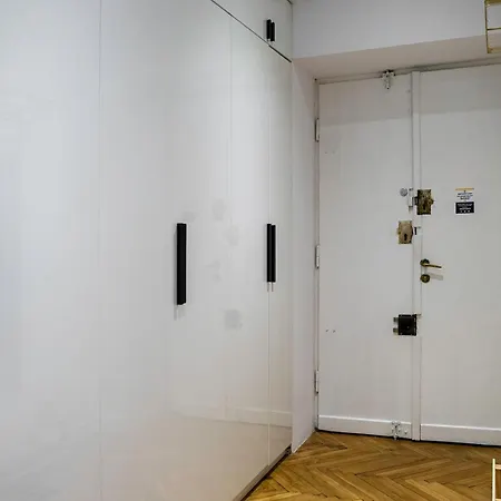 Apartmán Near River - 58m2, Metro, Balcony Varšava