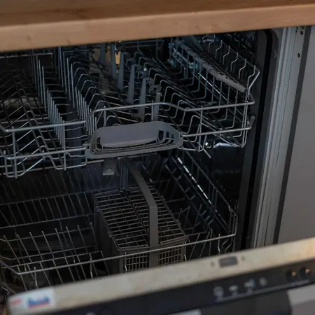 Near River - 58m2, Metro, Balcony