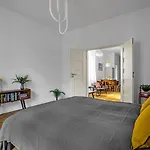 Near River - 58m2, Metro, Balcony
