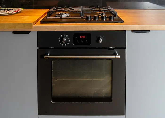 Near River - 58m2, Metro, Balcony Apartment